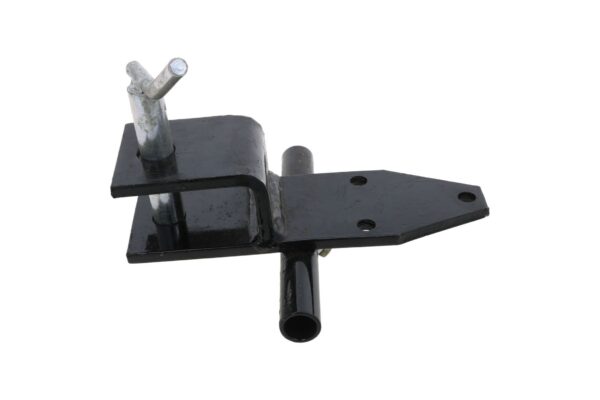 Under-mount towing hook with pull pin - Image 3