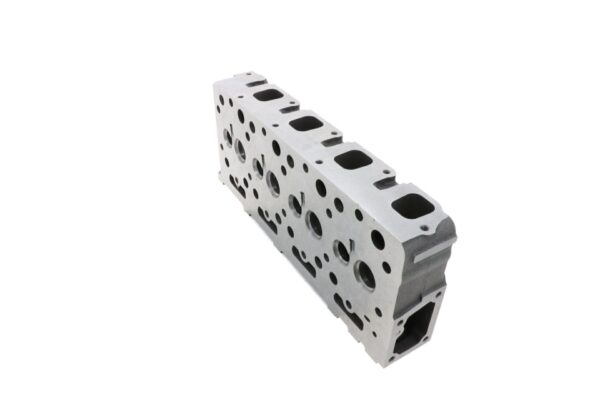 Cylinderhead Indirect injection Kubota V1702 IDI - Image 3