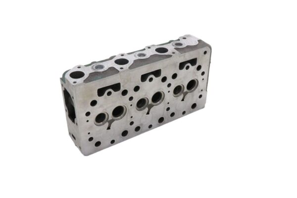Cylinder head indirect injection Kubota D650, B6001, B6100 - Image 3