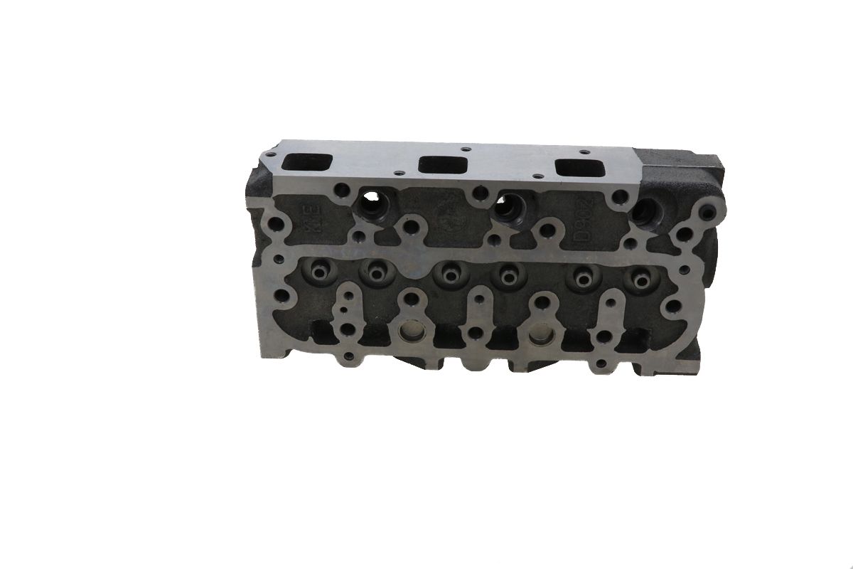 Cylinder head Indirect injection Kubota D902