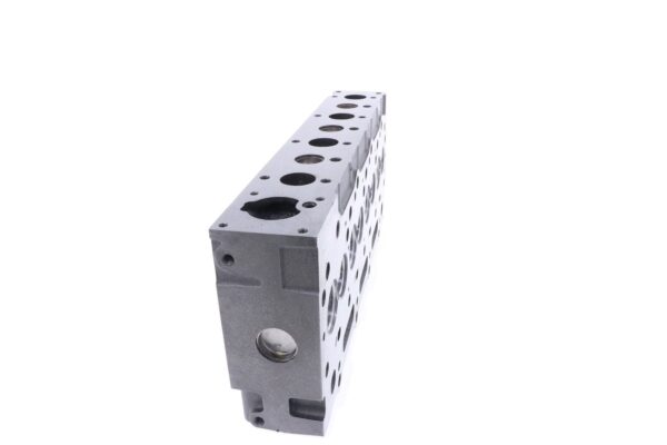 Cylinder head Perkins 404D-22T - Image 3