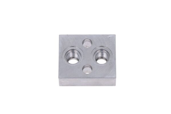 Hydraulic terminal block Kubota - Image 3